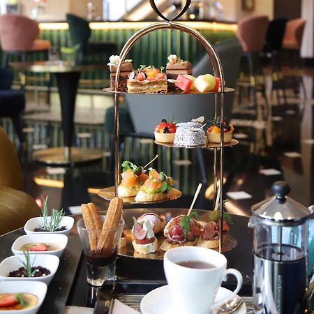 Melia Hanoi Exteriör bild Afternoon tea at the InterContinental London The O2