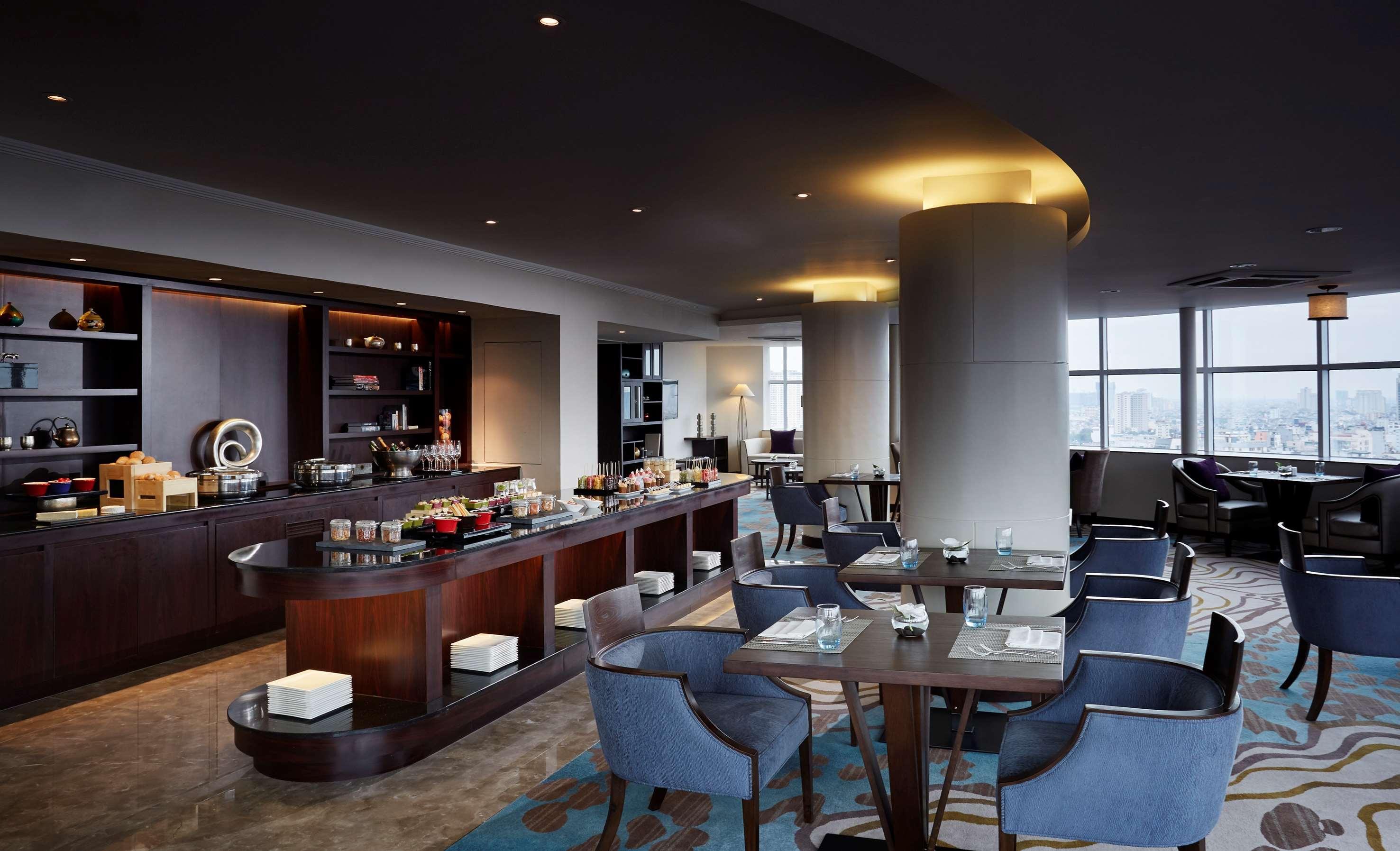 Melia Hanoi Exteriör bild The Club Lounge at the 36th floor