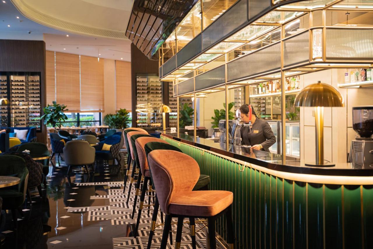 Melia Hanoi Exteriör bild The bar at the restaurant