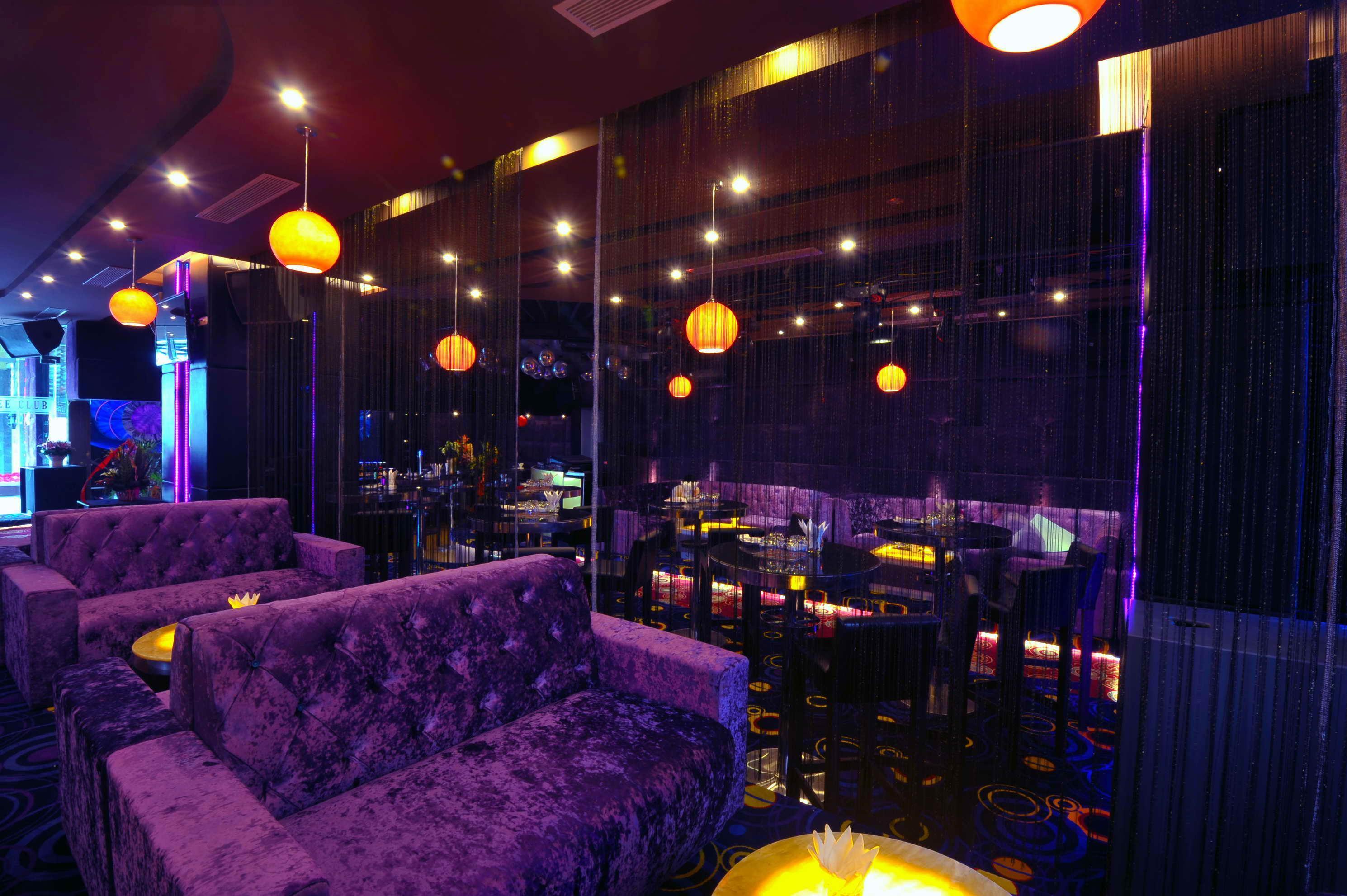 Melia Hanoi Exteriör bild Interior of the nightclub